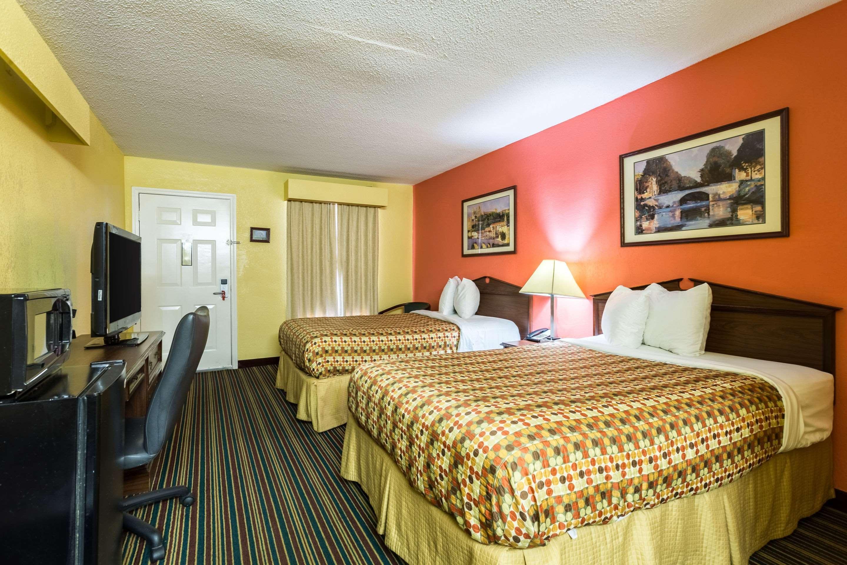 Econo Lodge Tupelo Exterior photo