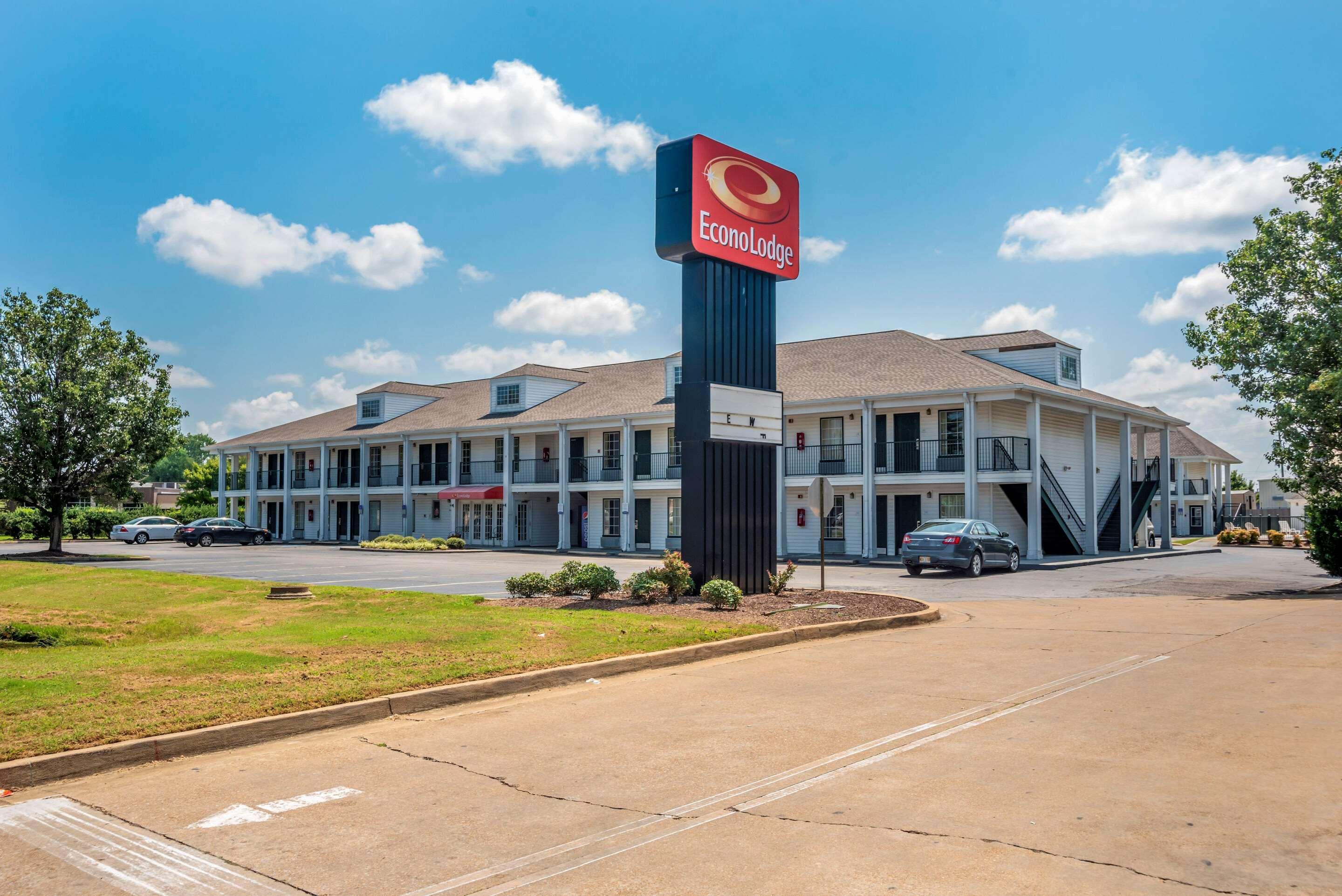 Econo Lodge Tupelo Exterior photo