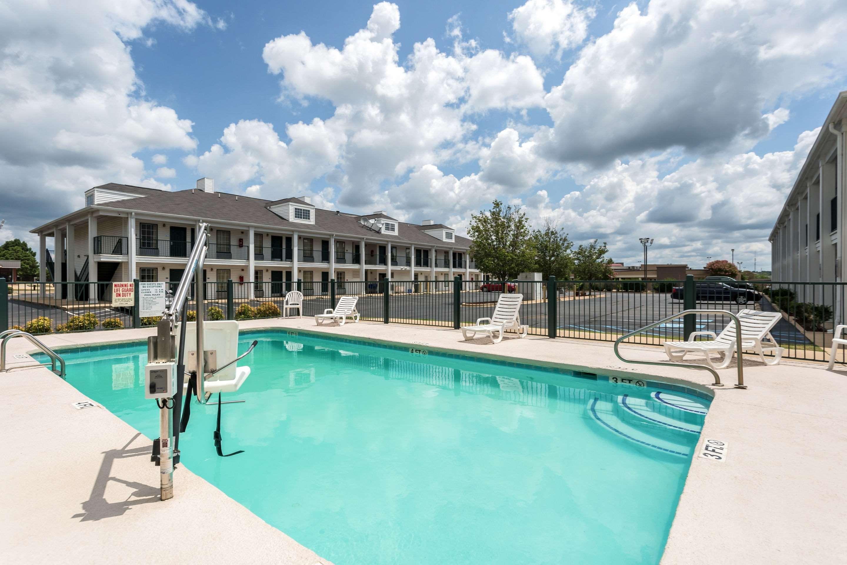 Econo Lodge Tupelo Exterior photo