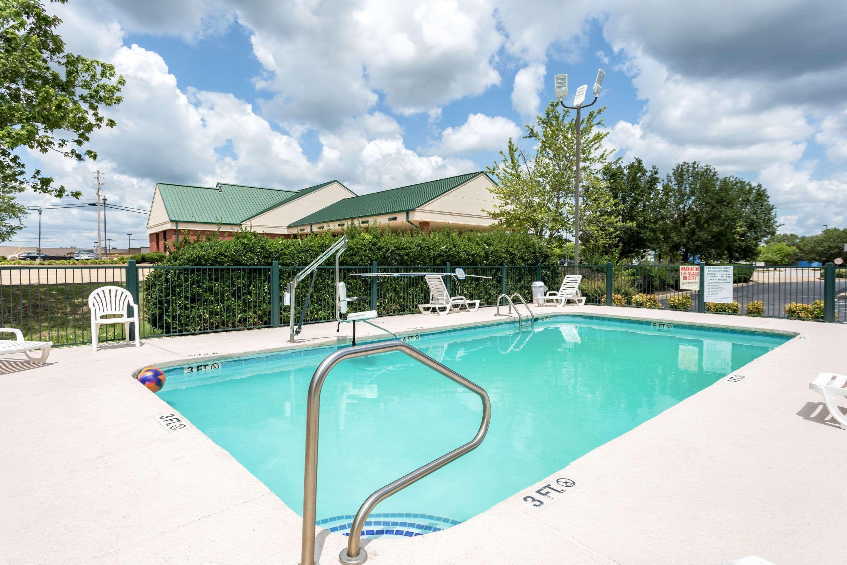 Econo Lodge Tupelo Exterior photo