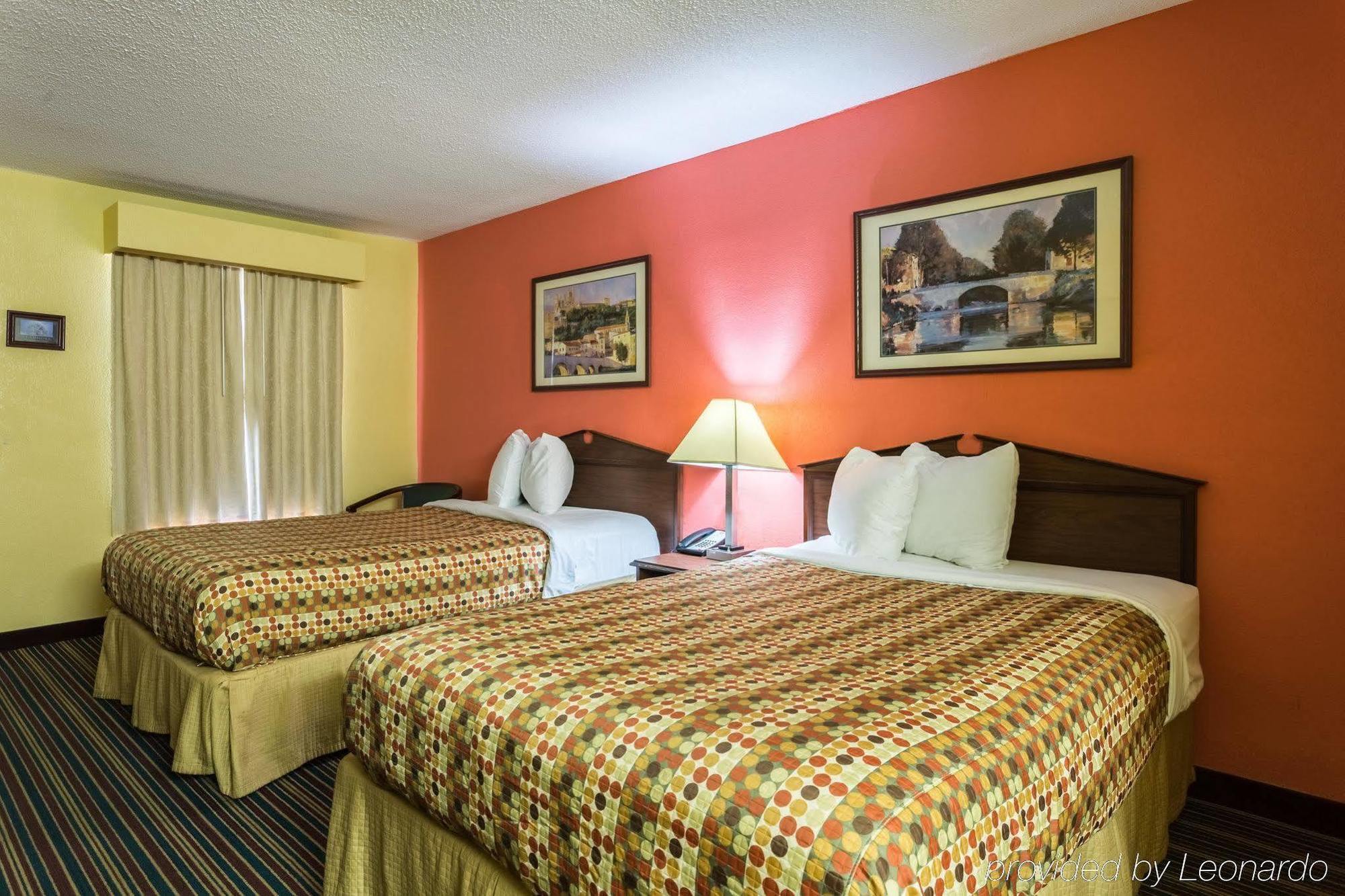 Econo Lodge Tupelo Exterior photo